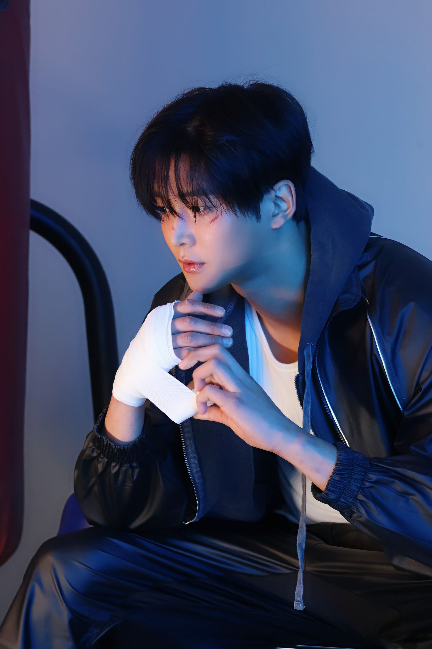 로운의 비하인드 컷