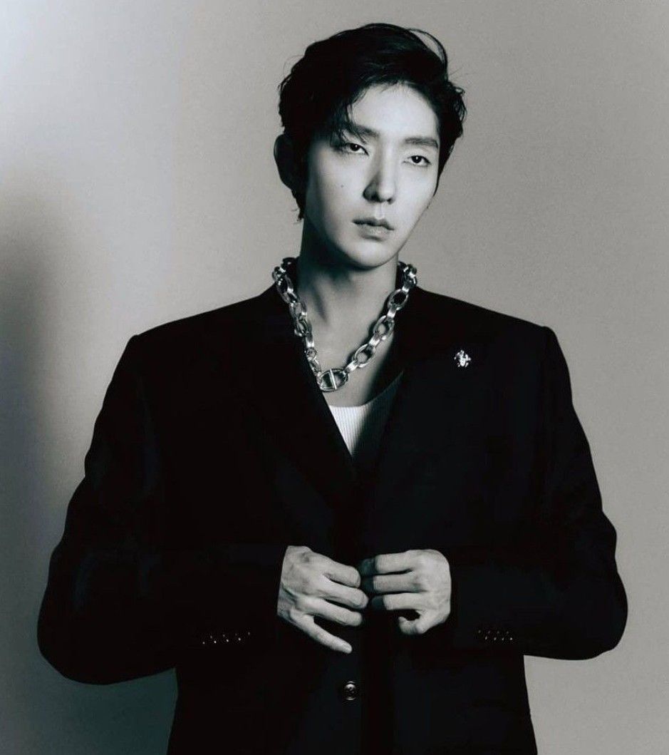 Latest photo of Lee Joongi