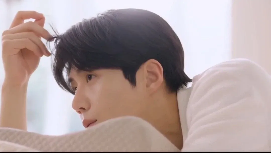 Latest photo of Kim Seonho