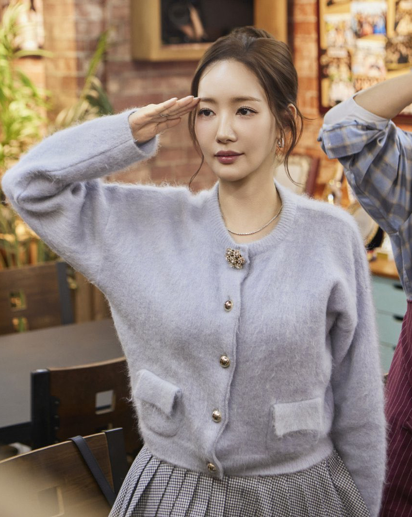 Behind-the-scenes cut of Park Minyoung