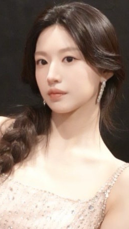 Behind-the-scenes cut of Go Younjung