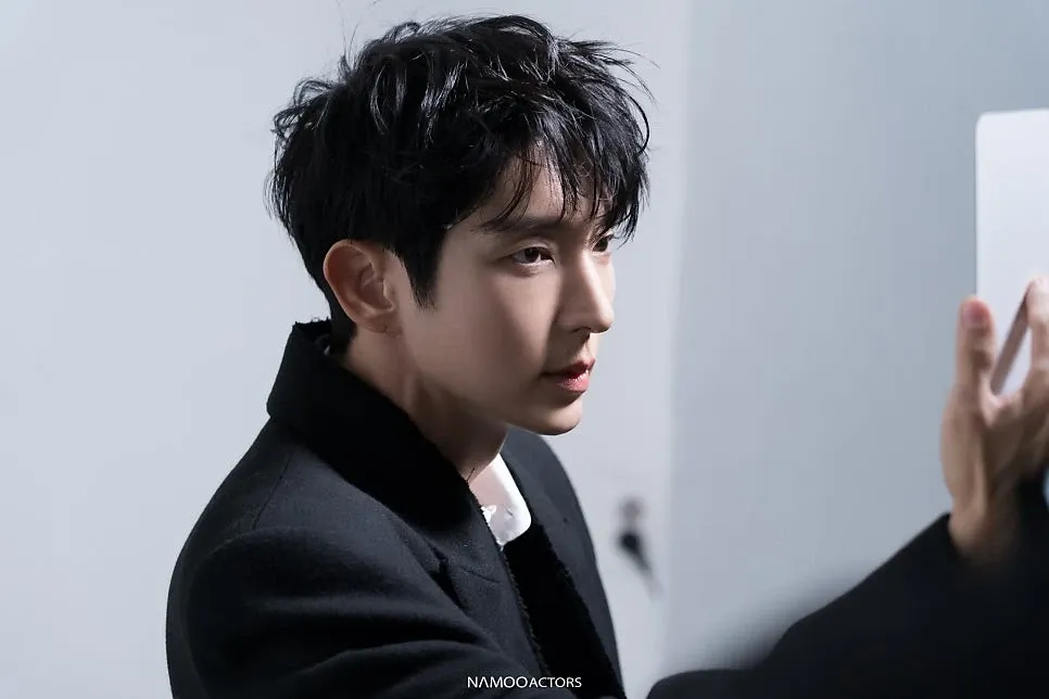 A moment captured by a fan of Lee Joongi