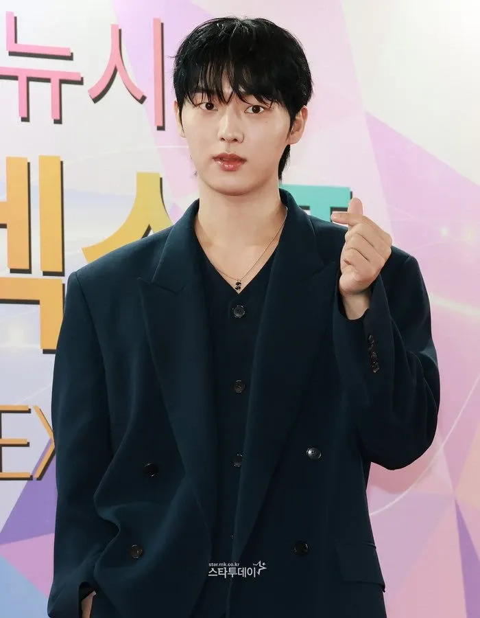Behind-the-scenes cut of Choi Hyunwook