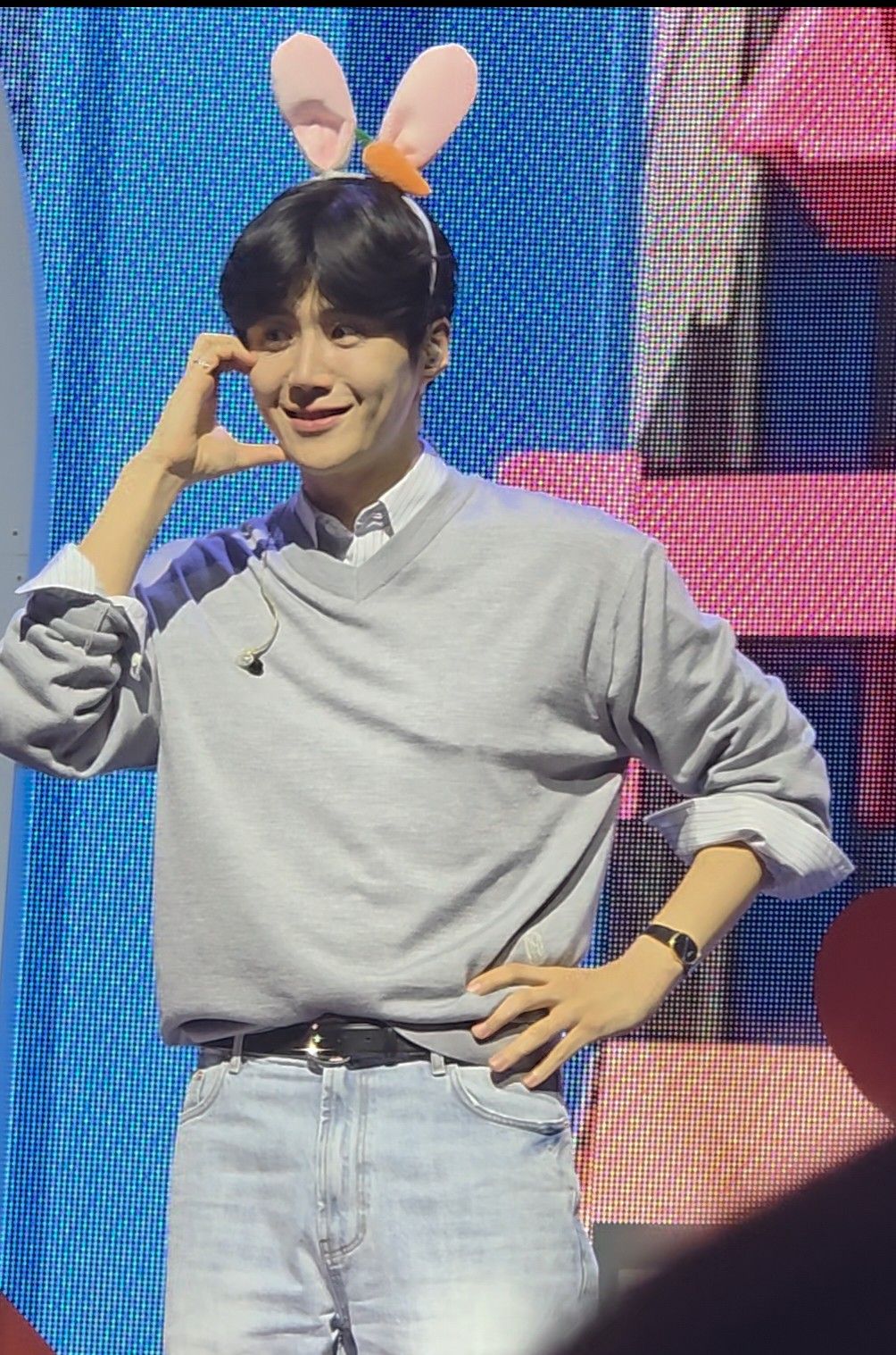 Latest photo of Kim Seonho