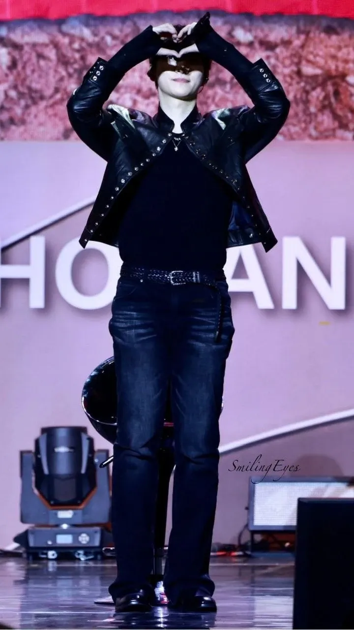 Lee Junho background image recommended by Choeaedol Celeb fandom