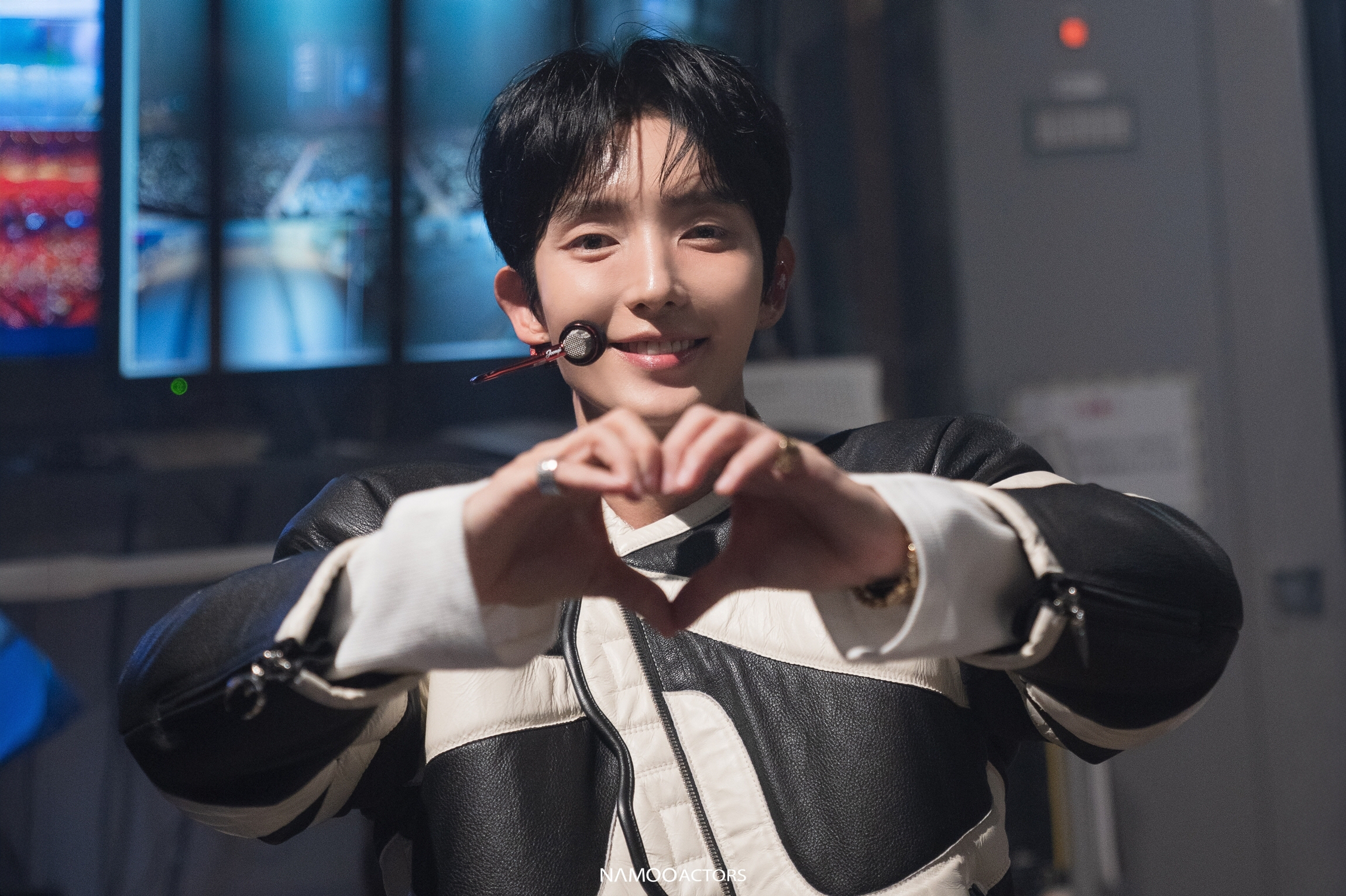 Behind-the-scenes cut of Lee Joongi
