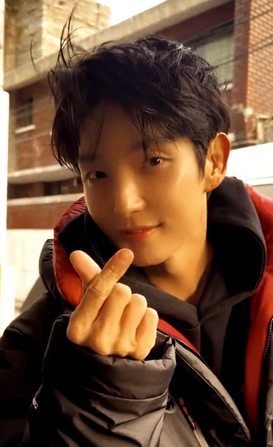 A moment captured by a fan of Lee Joongi