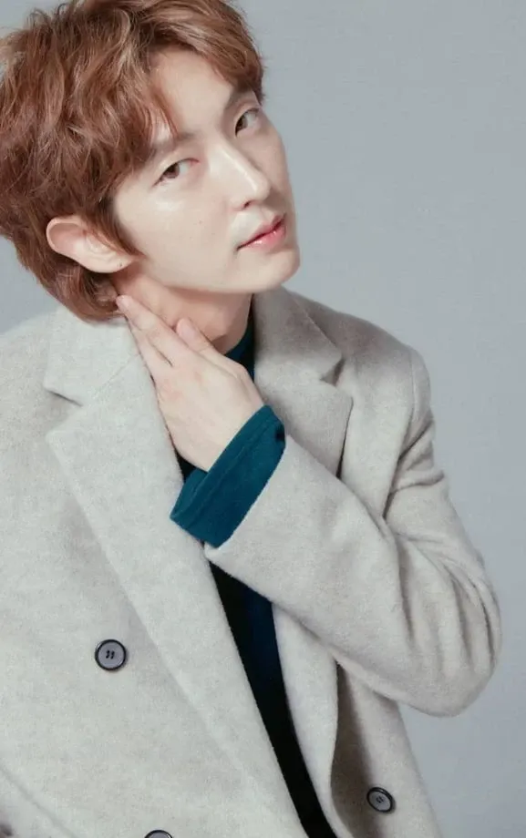 Latest photo of Lee Joongi