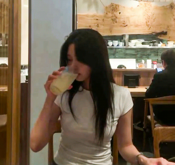 Behind-the-scenes cut of Kim Minju