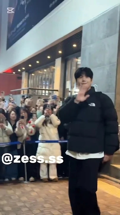 Foto kegiatan terbaru dari Kim Seonho