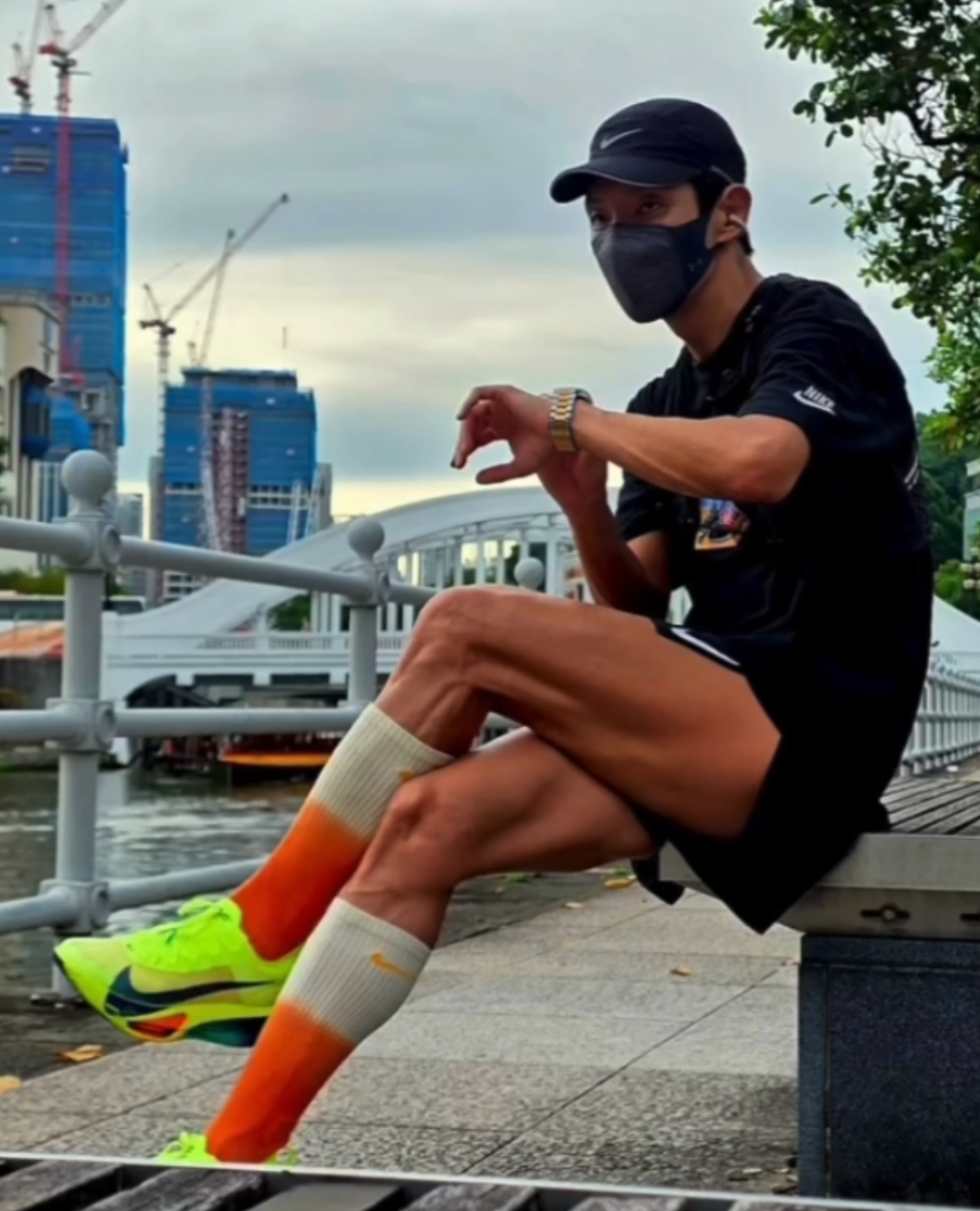 Behind-the-scenes cut of Lee Joongi