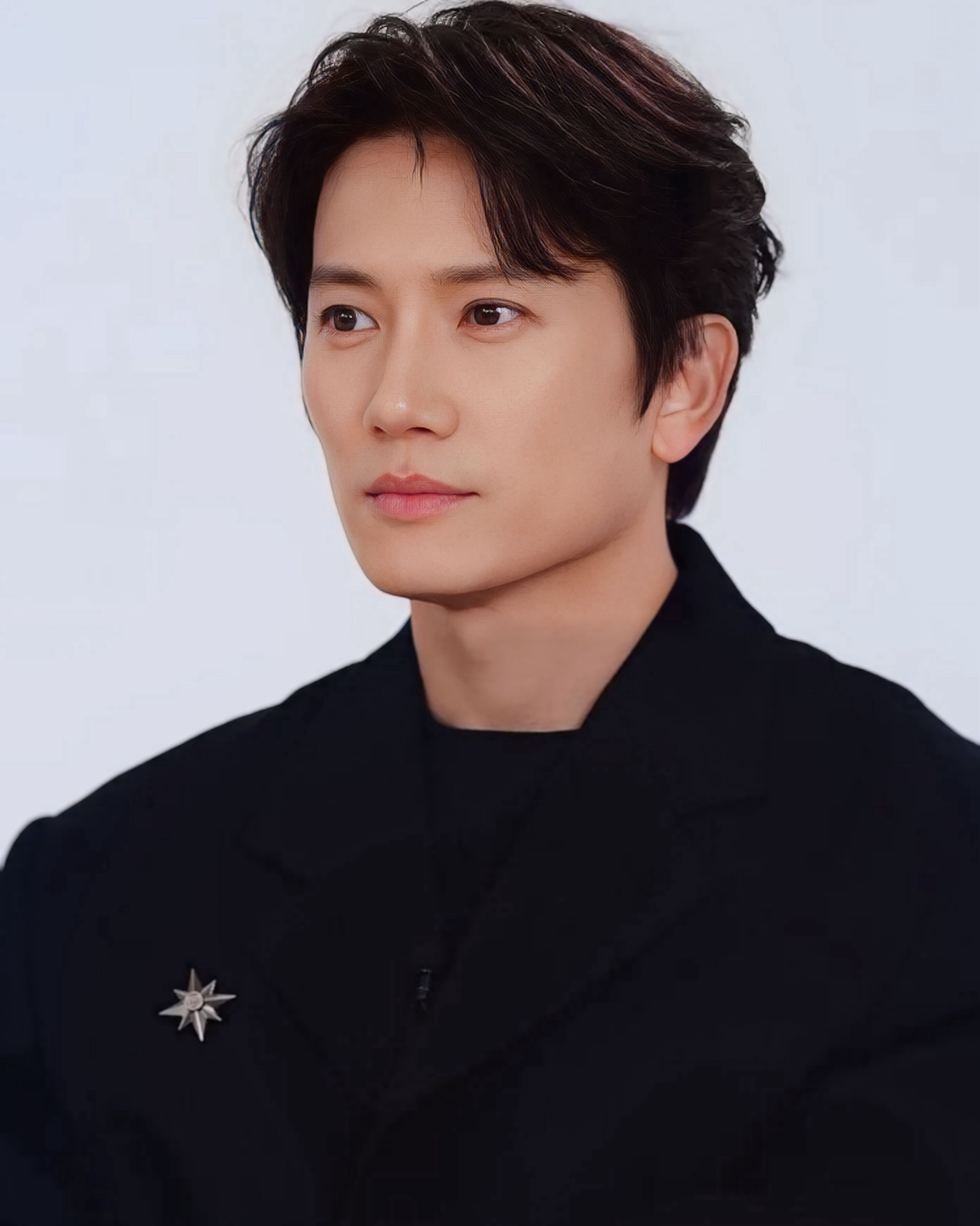 Recent activity shot of Ji Sung