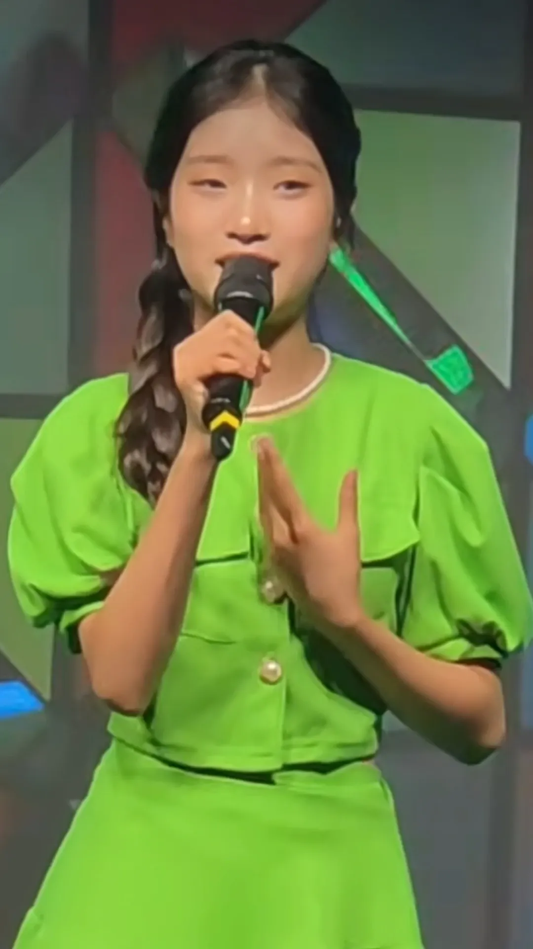 Behind-the-scenes cut of Bin Yeseo