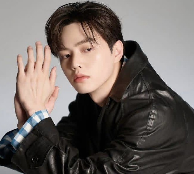 Recent activity shot of Song Kang