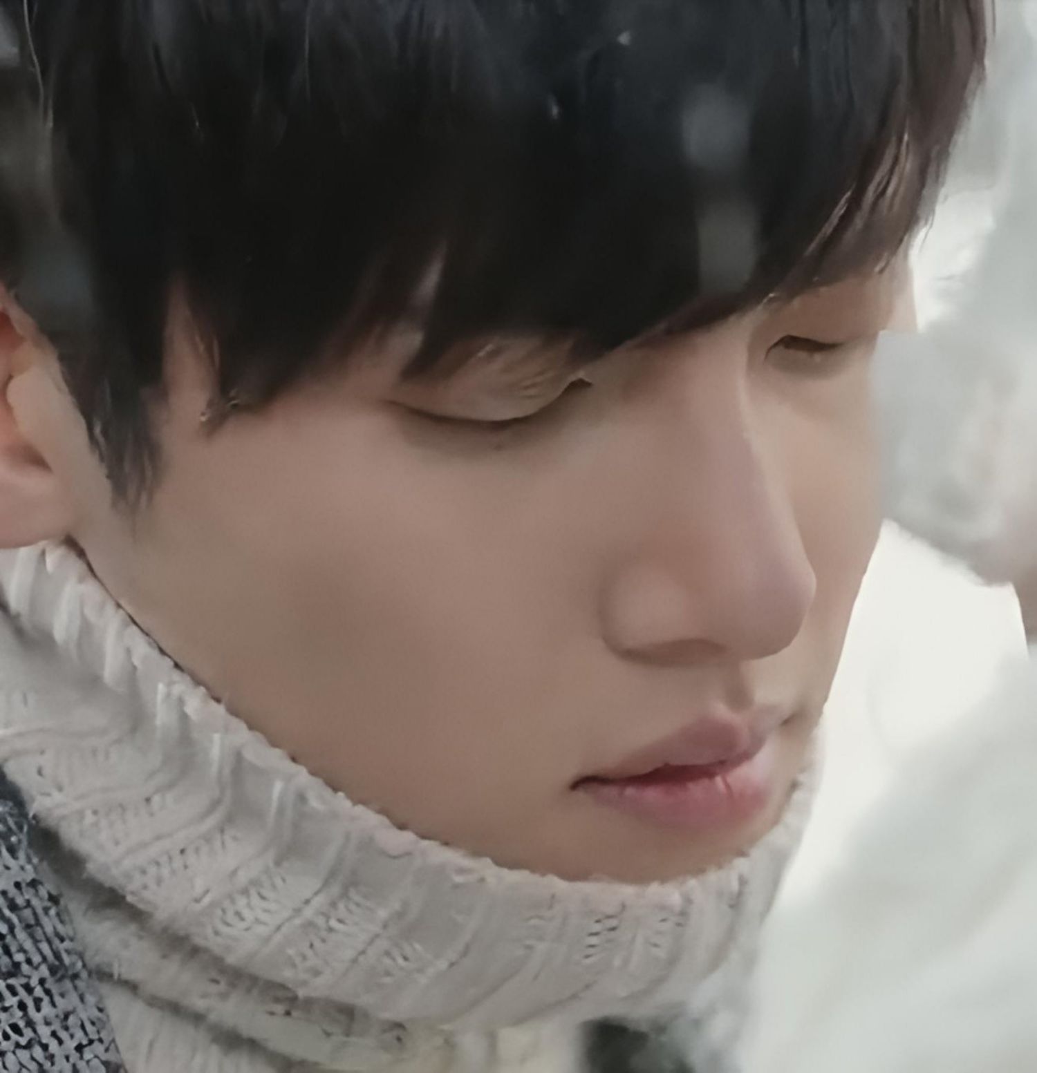 Behind-the-scenes cut of Ji Changwook