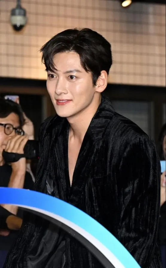 A moment captured by a fan of Ji Changwook