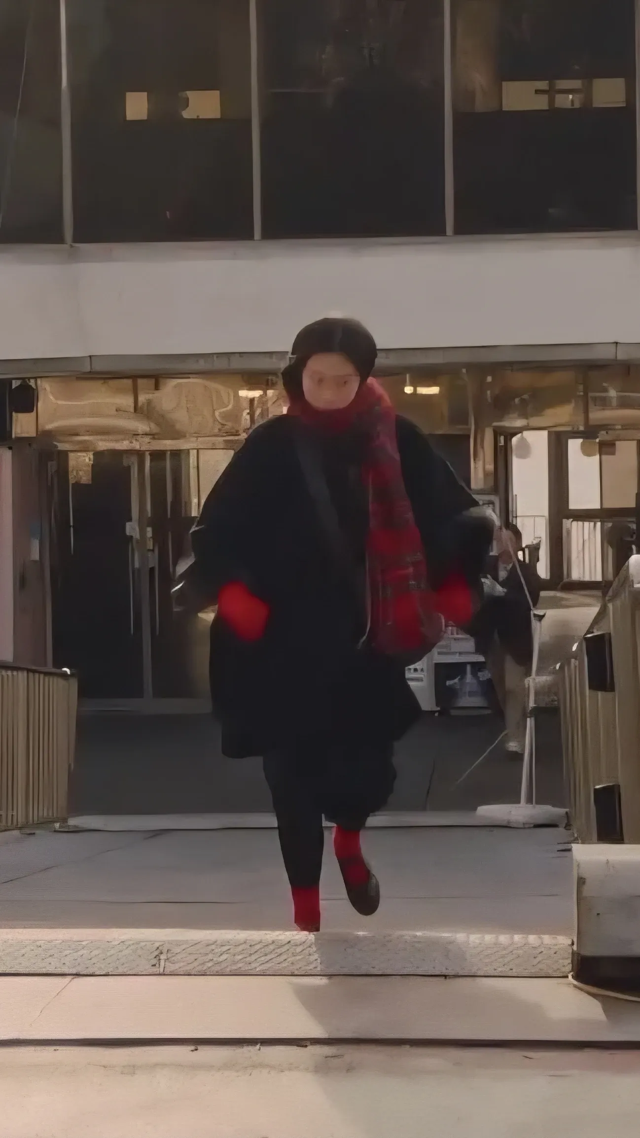 Behind-the-scenes cut of Han Yeji