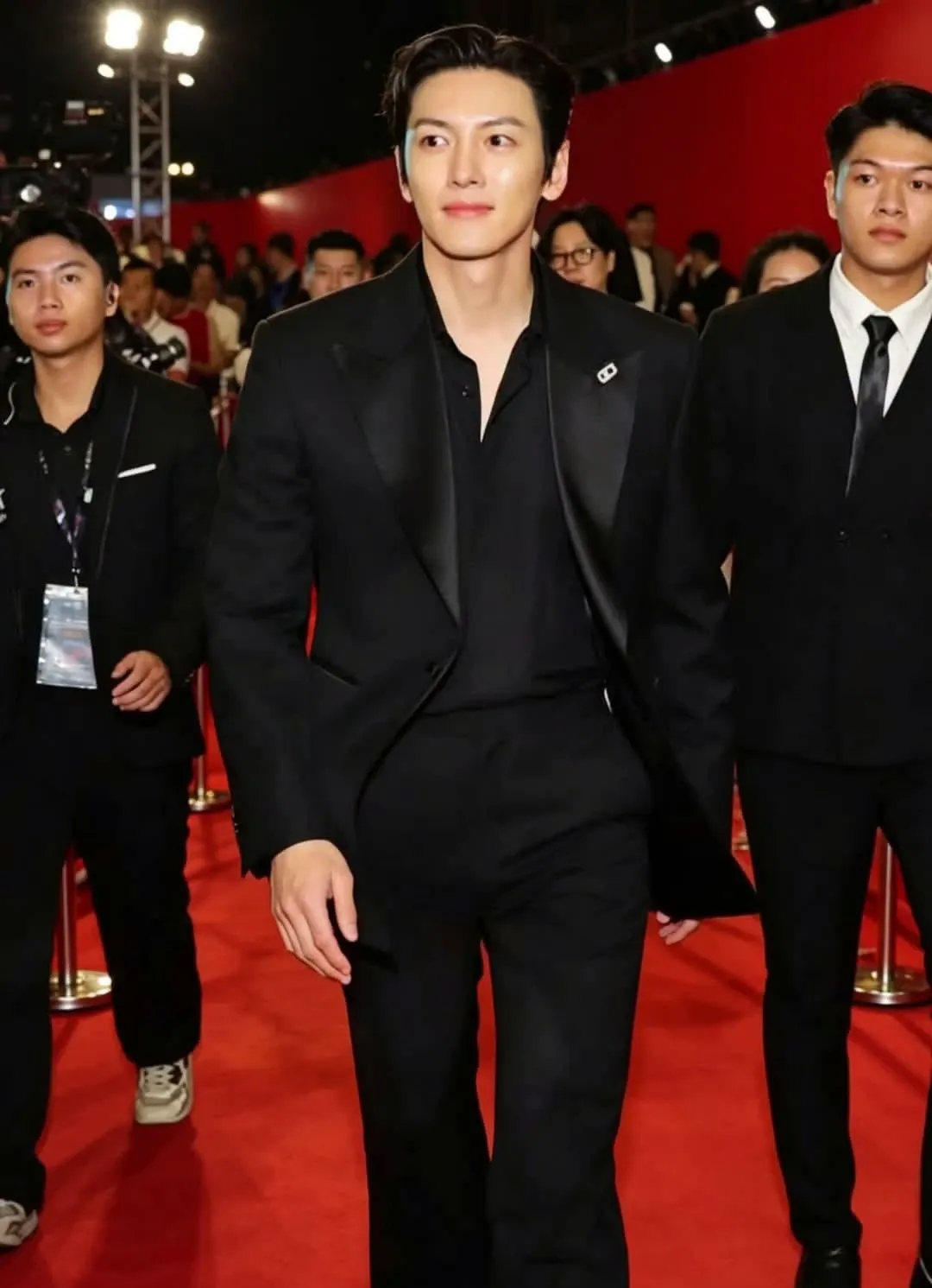 Behind-the-scenes cut of Ji Changwook