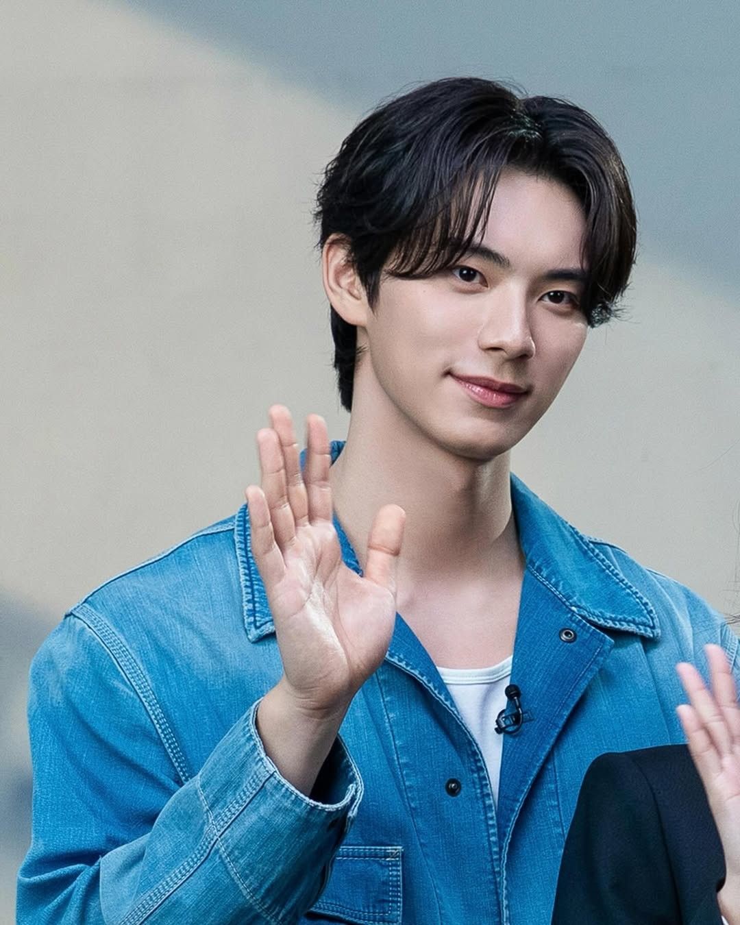 A moment captured by a fan of Lee Chaemin