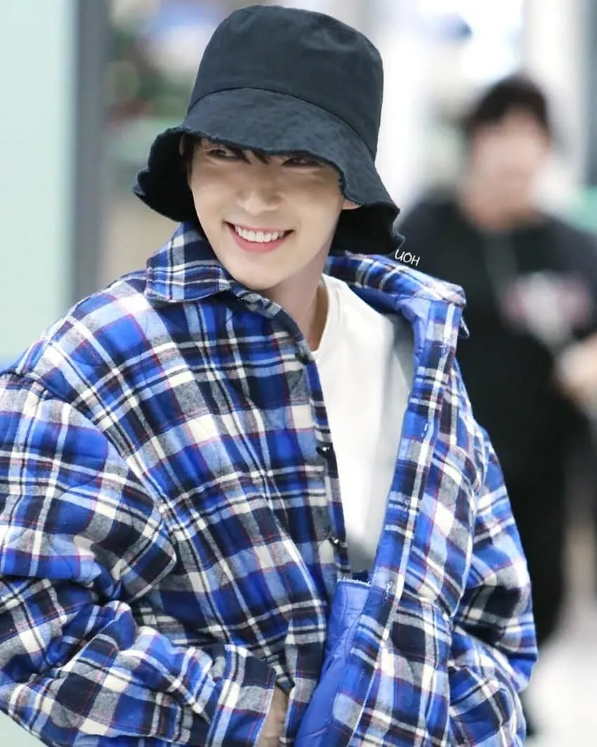Recent activity shot of Lee Joongi