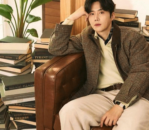 Behind-the-scenes cut of Kim Seonho