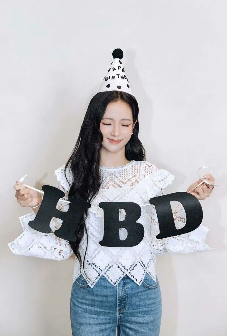 Hottest celeb community feed today