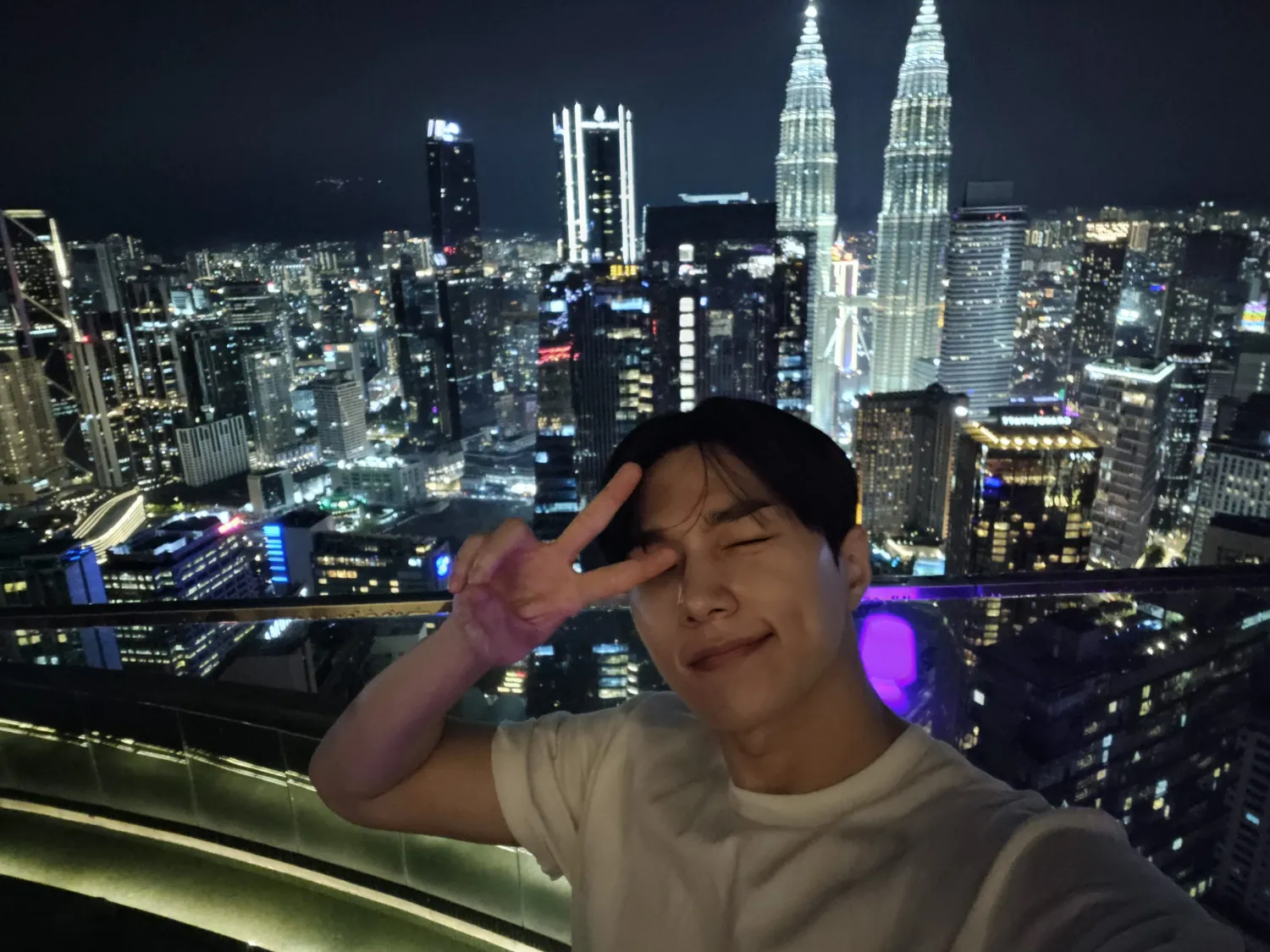Recent activity shot of Kim Myungsoo (L)