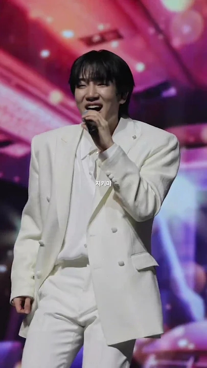 Today's popular wallpaper in Choi Sooho community