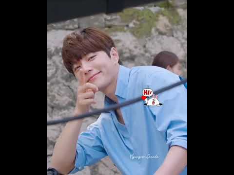 A moment captured by a fan of Kim Myungsoo (L)