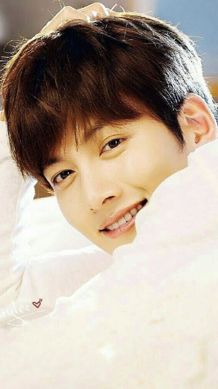 チ・チャンウクの最近の活動ショット