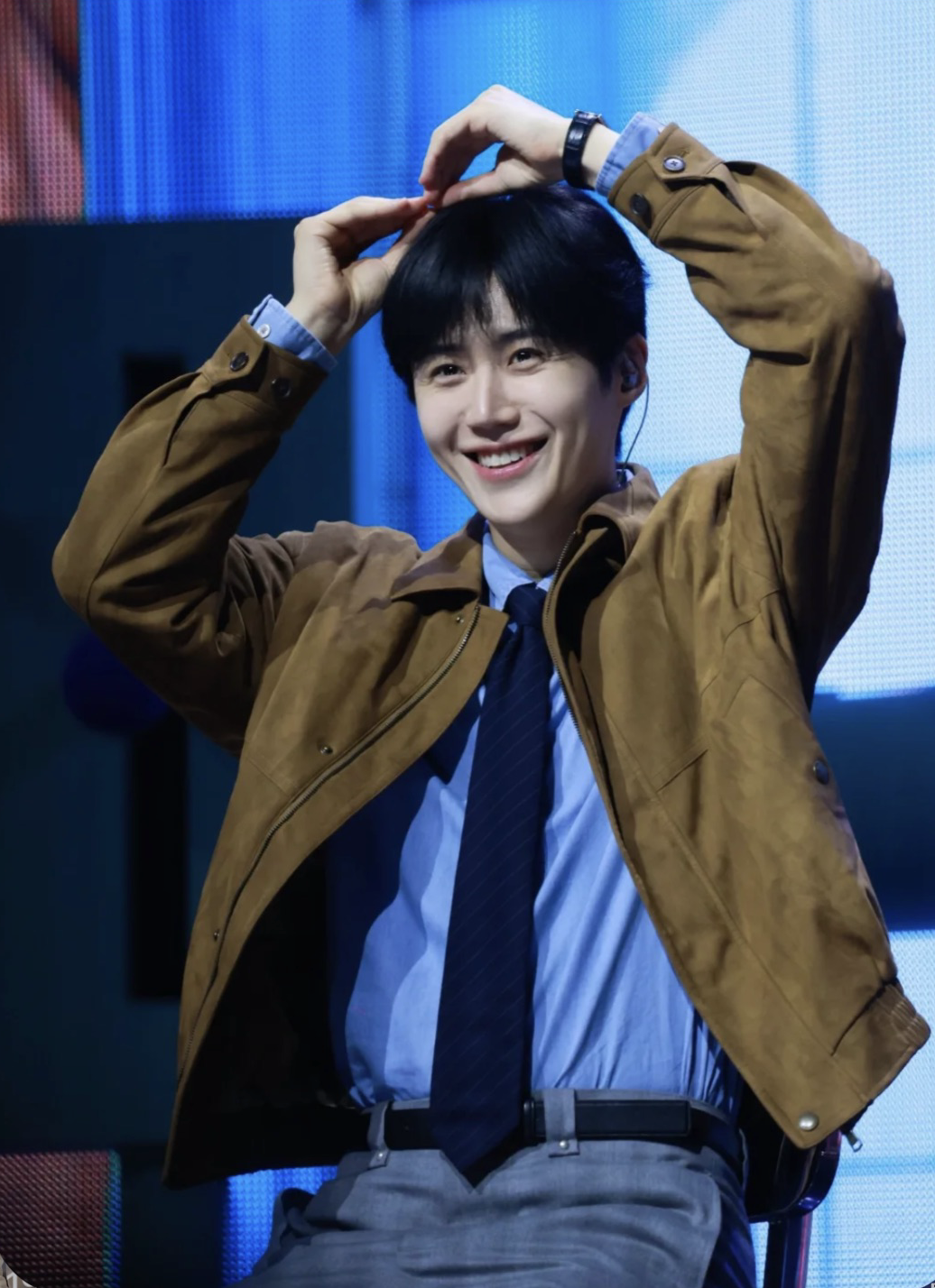 Behind-the-scenes cut of Kim Seonho