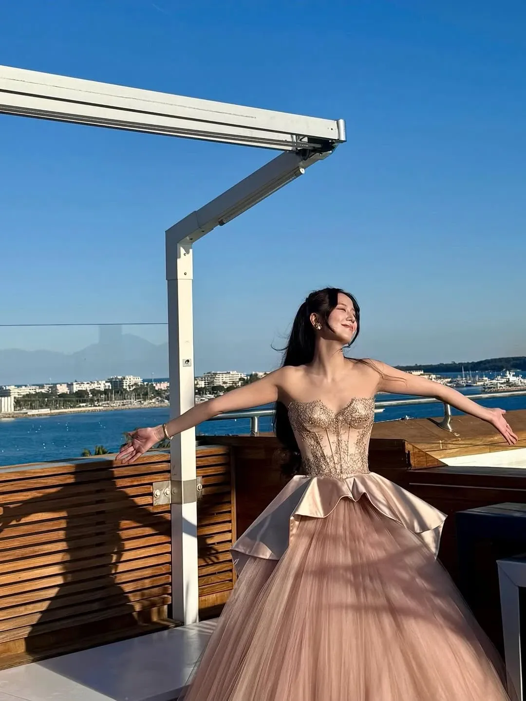 Latest photo of Jisoo (1995)