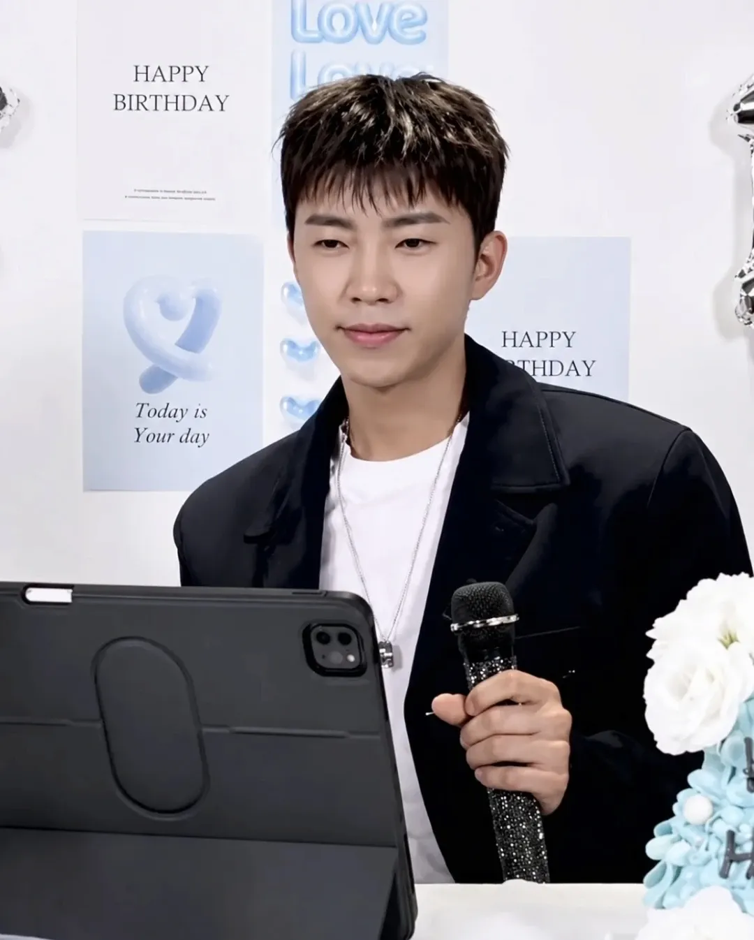 임영웅의 비하인드 컷