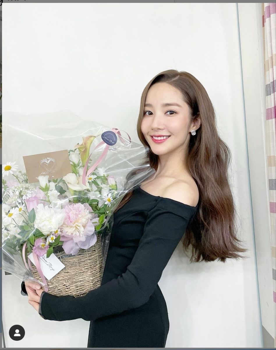 Foto kegiatan terbaru dari Park Minyoung