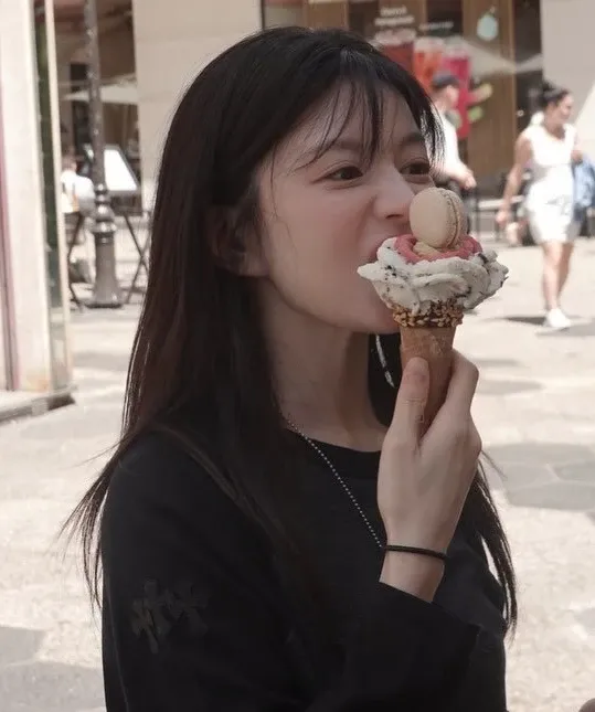 Recent activity shot of Go Younjung