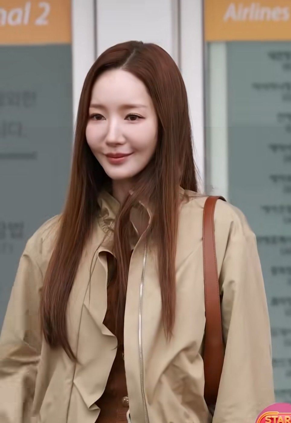 Behind-the-scenes cut of Park Minyoung