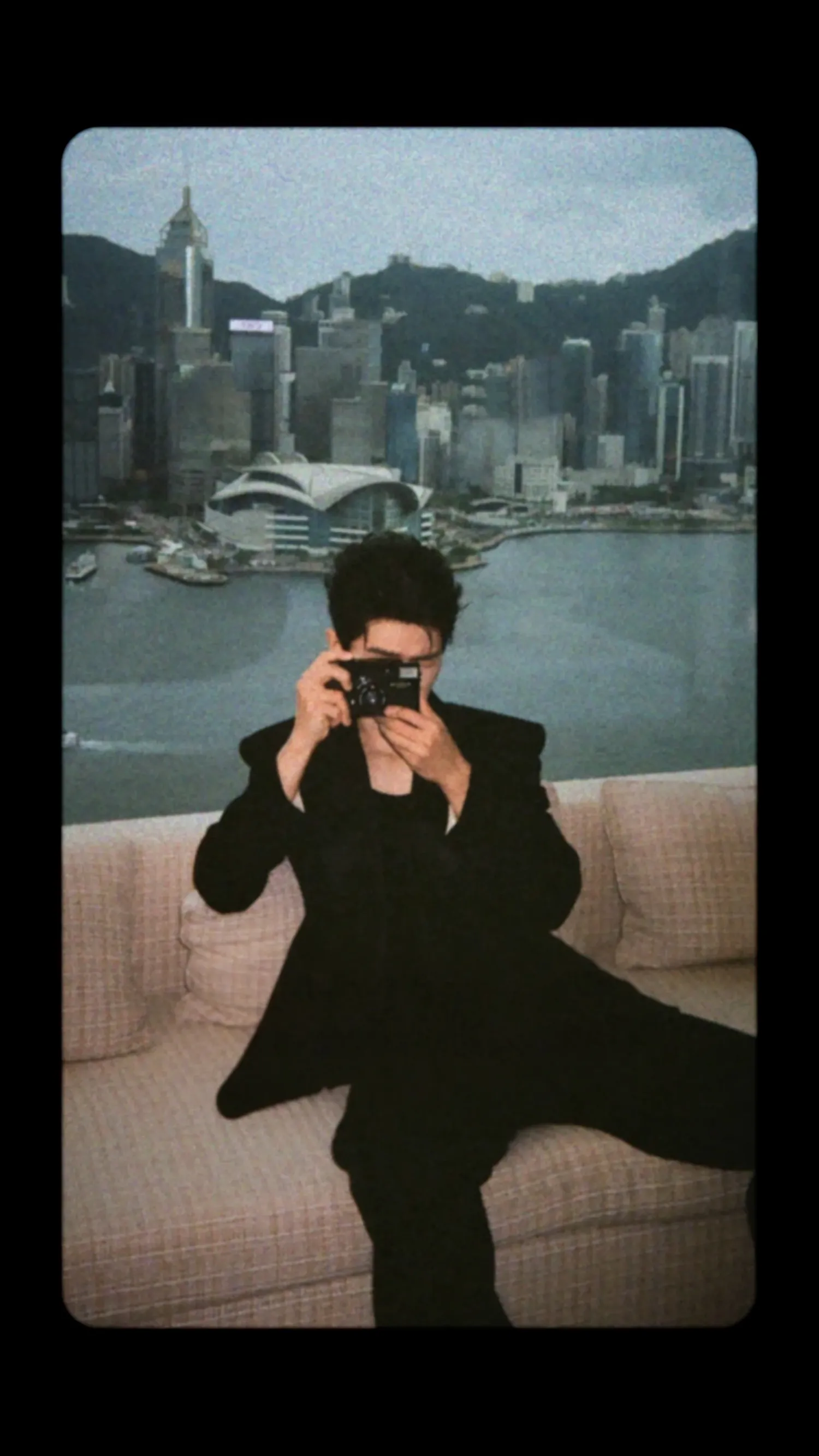 Emotional wallpaper shared by fans for Xiao Zhan