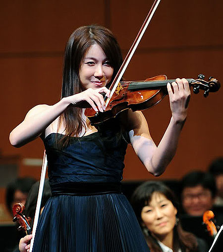 Behind-the-scenes cut of Lee Jiah