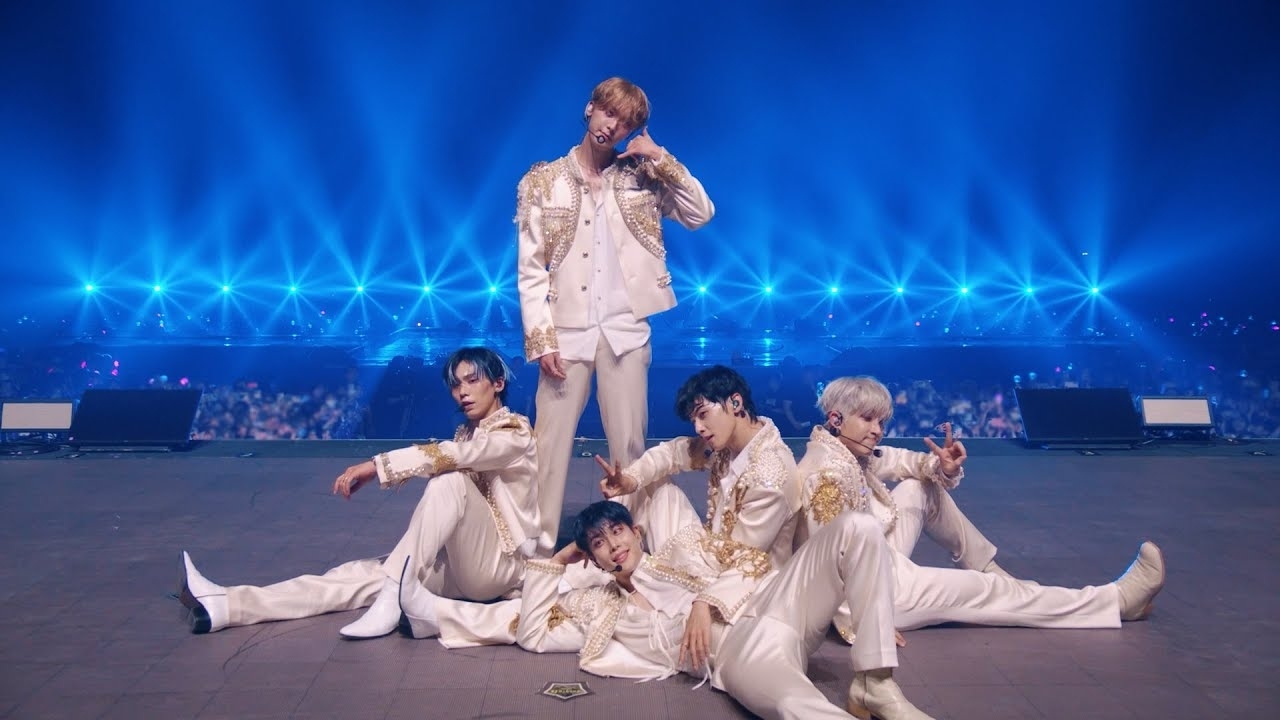 Behind-the-scenes cut of Cha Eunwoo