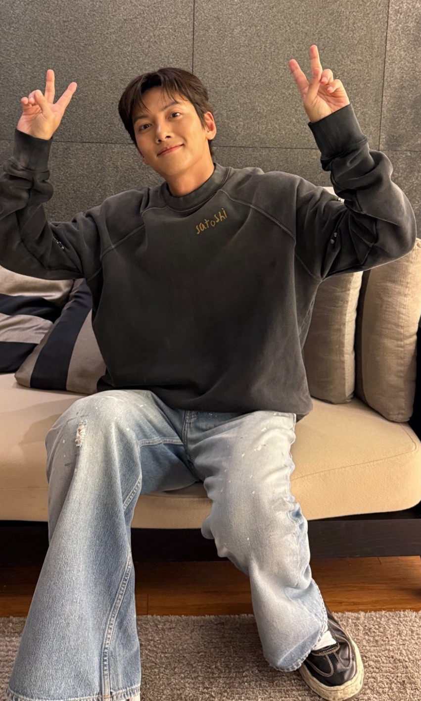 粉丝拍下的池昌旭瞬间