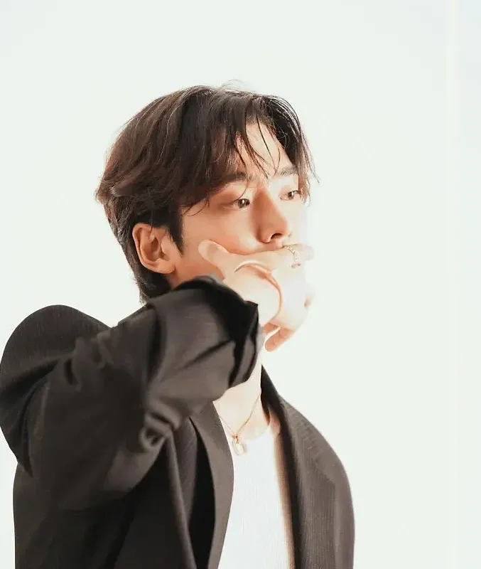 Cuplikan di balik layar dari Rowoon