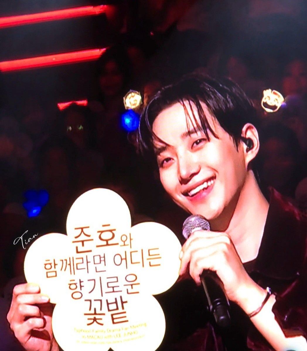 粉丝拍下的李俊昊瞬间