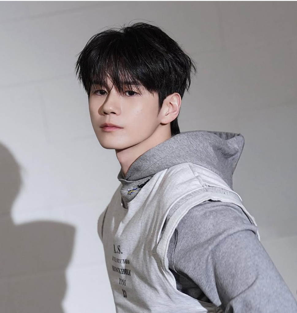 A moment captured by a fan of Ong Seongwu