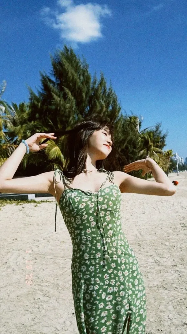Zhang Miaoyi background image recommended by Choeaedol Celeb fandom