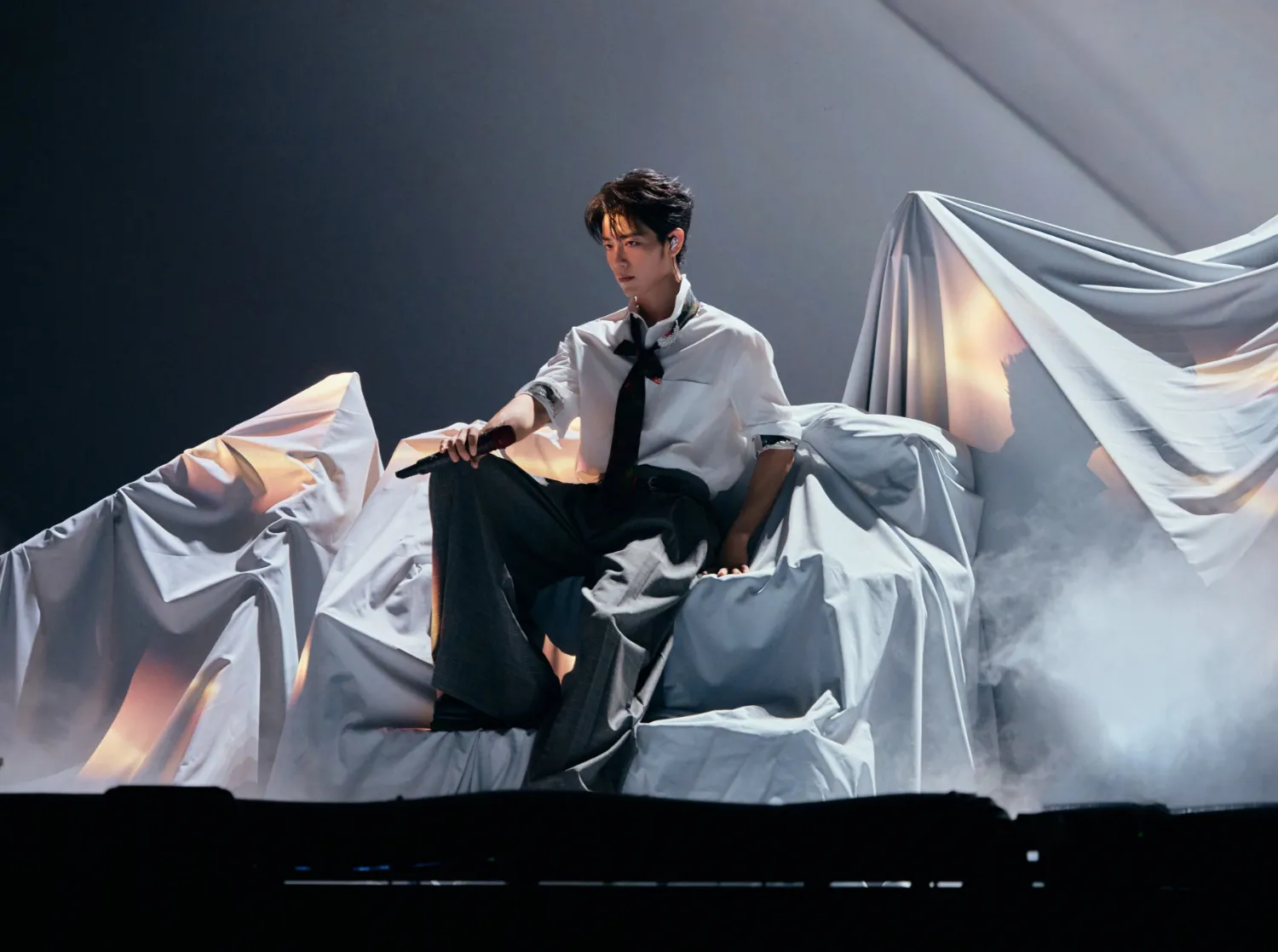 Behind-the-scenes cut of Xiao Zhan