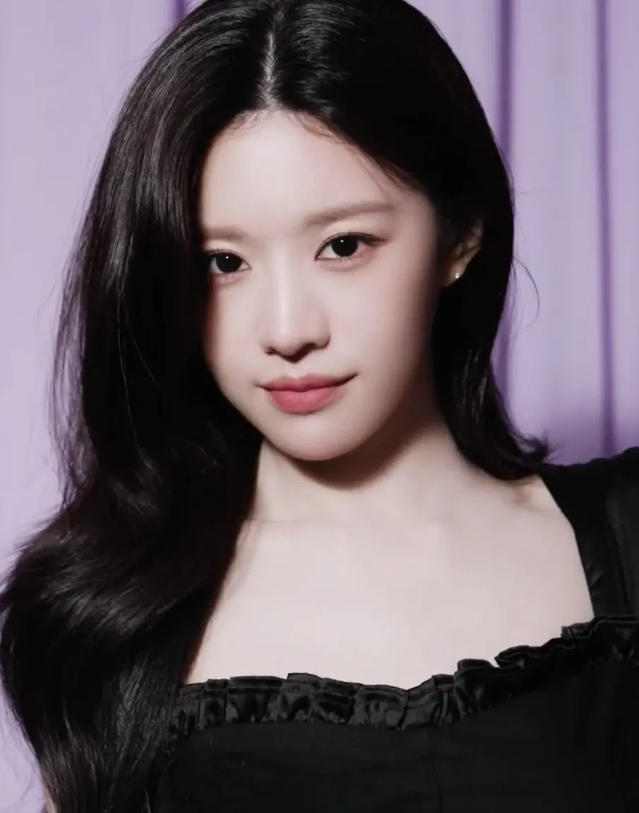 Behind-the-scenes cut of Go Younjung