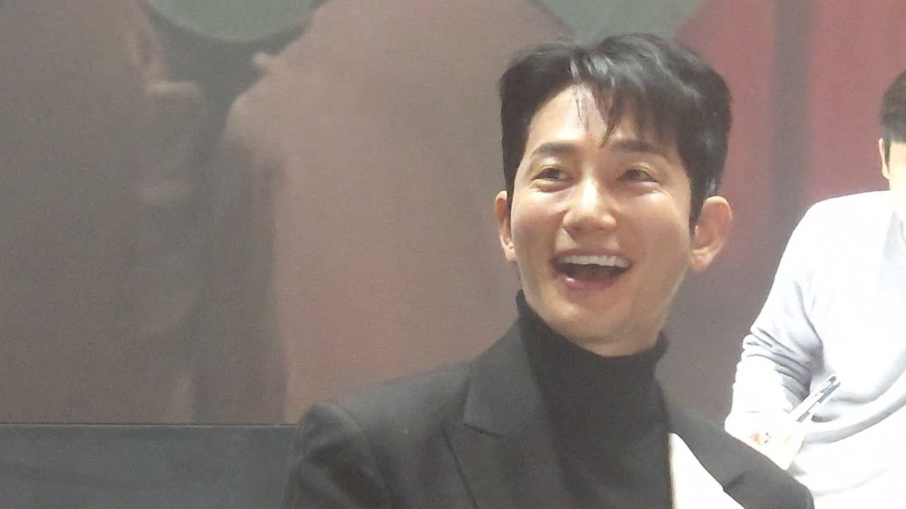 A moment captured by a fan of Park Sihoo
