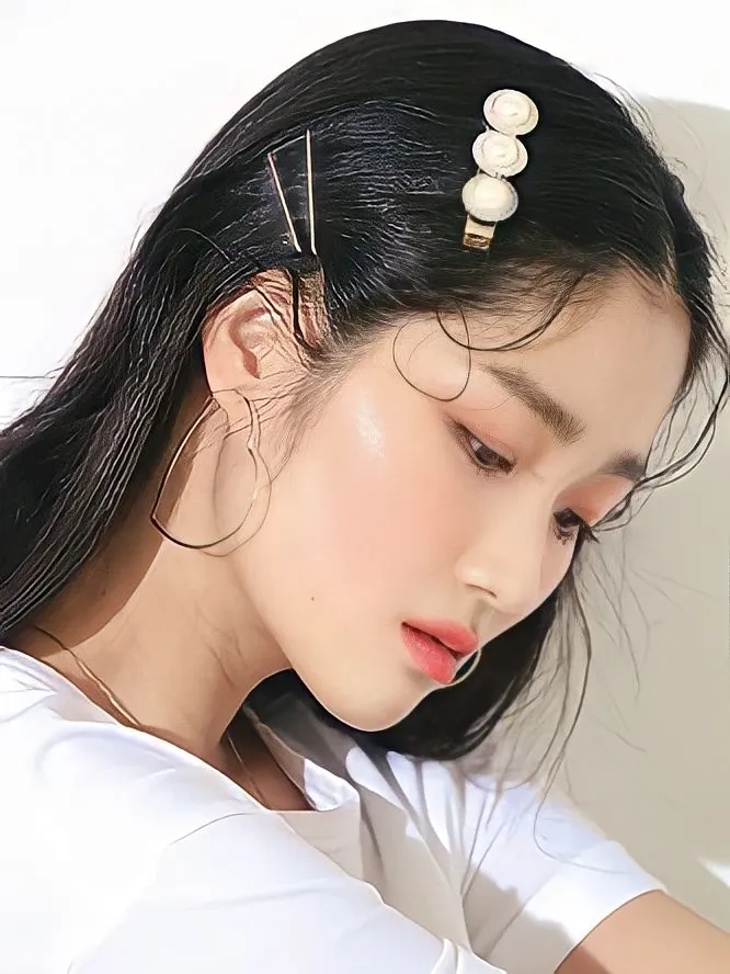 Behind-the-scenes cut of Kim Hyeyoon