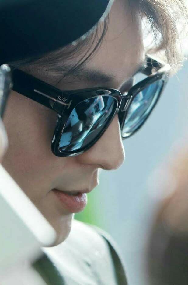 Behind-the-scenes cut of Lee Joongi