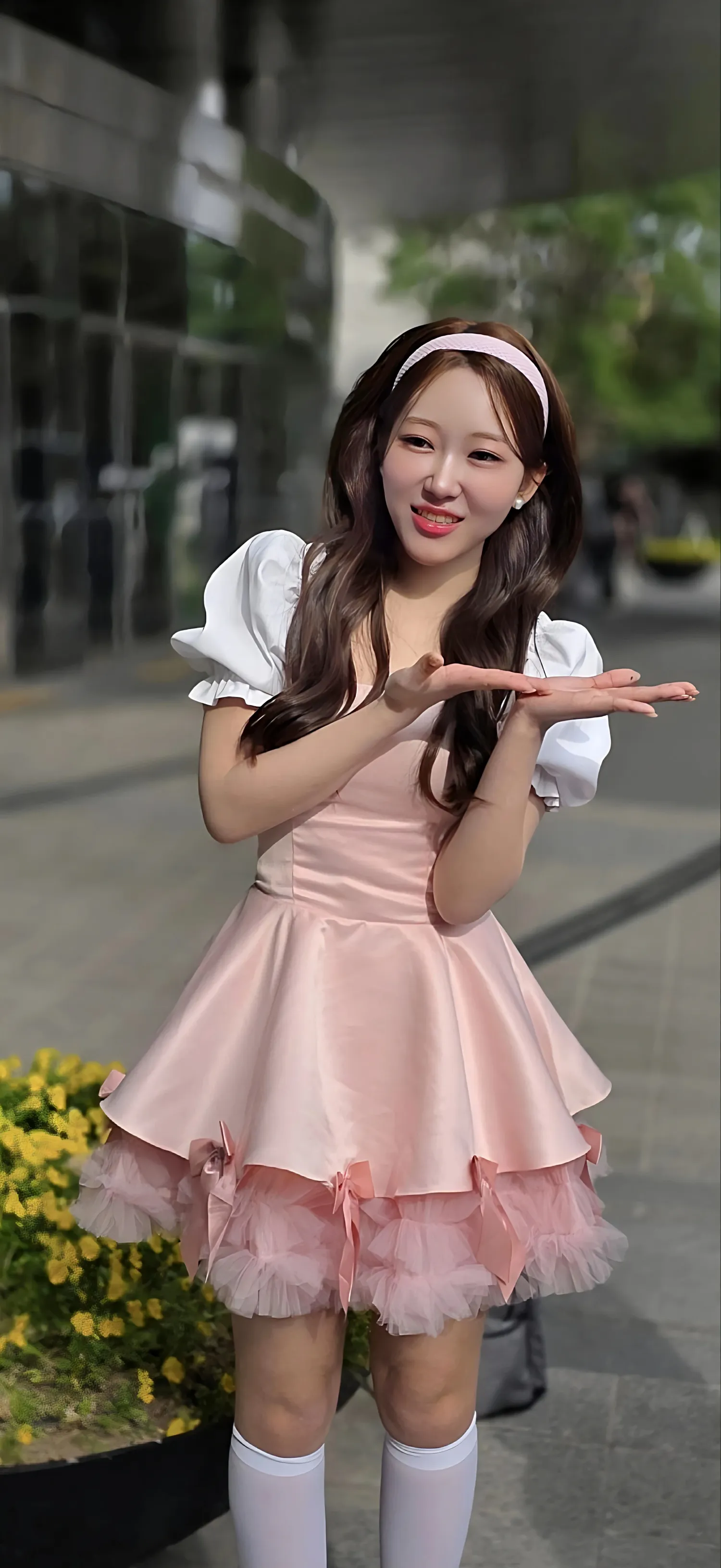 Behind-the-scenes cut of Gil Ryeowon